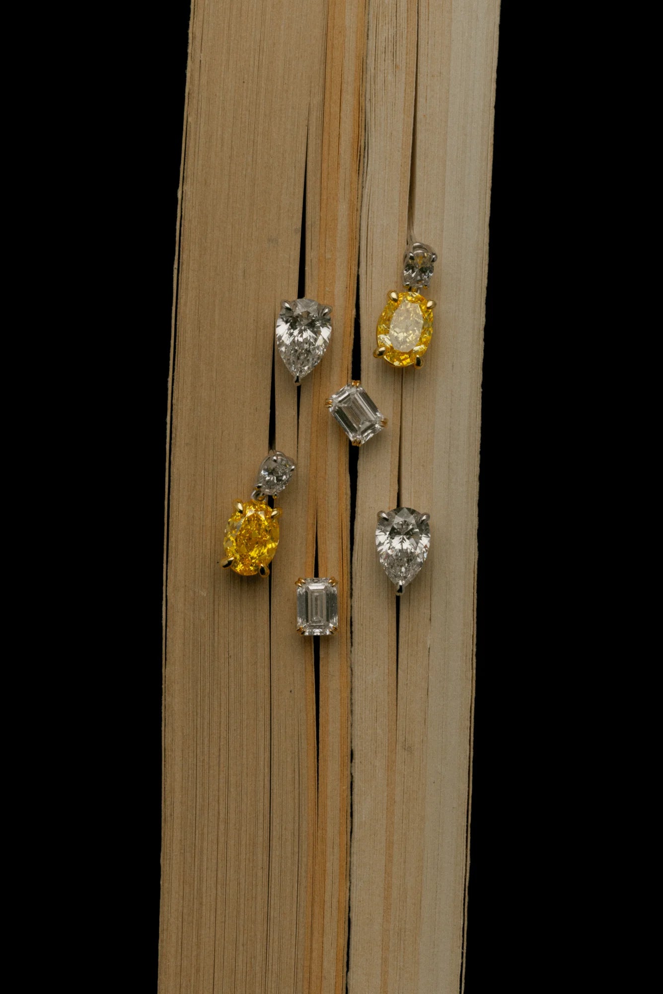 Signature Stud Earrings - Single Prong
